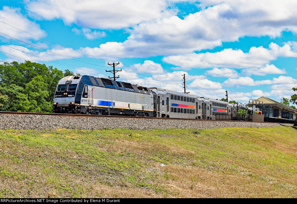 NJT 4517 on train 5121